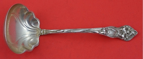Sauce Ladle fluted 5 1/2